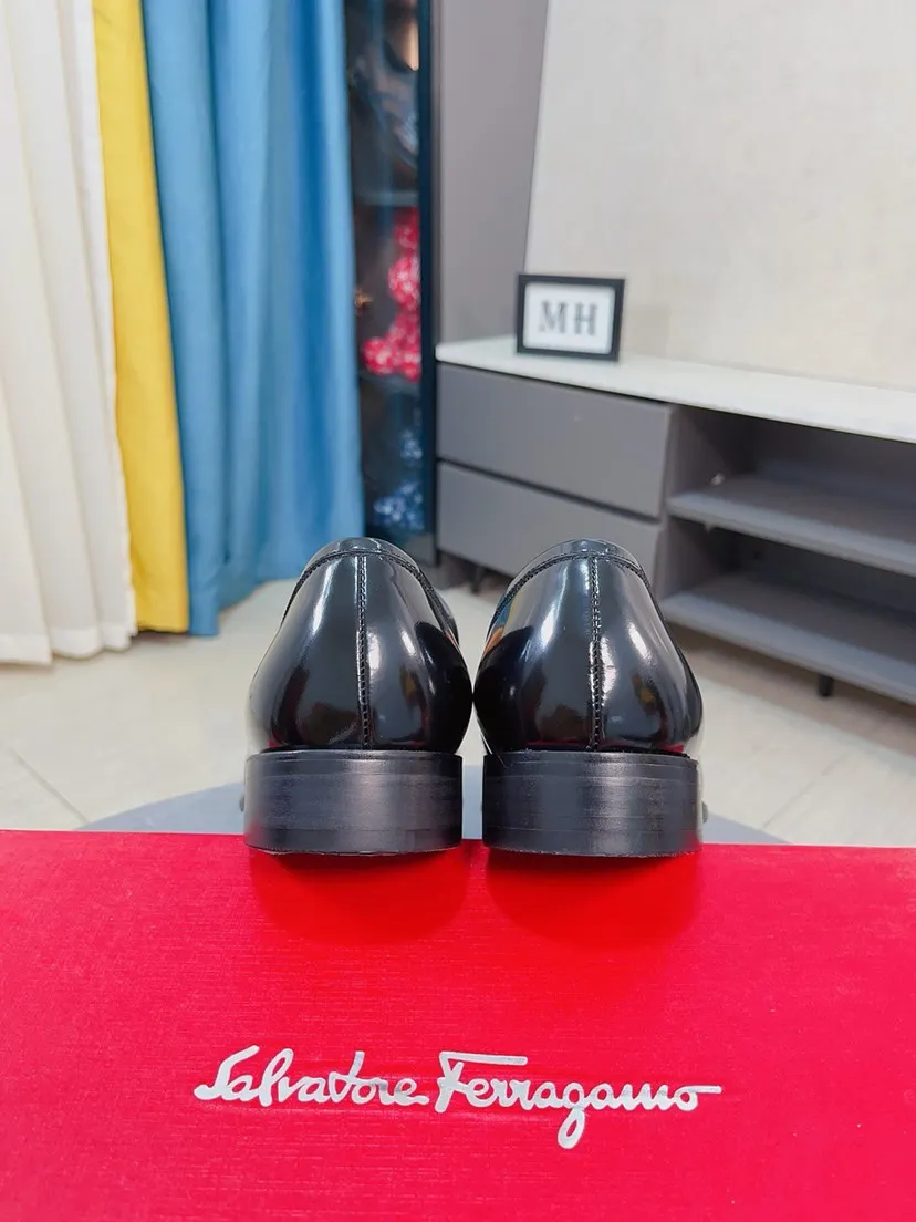 Men's shoes💰500🌸🌸[Ferragamo] Ferragamo's top men's business leather shoes💯Original copy of the official website, the upper is made of imported official website 1:1 material🍁Italian embossed cowhide🇮🇹Imported water-dyed leather lining. It’s definitely not made with ordinary craftsmanship, it’s the model used by celebrities! The factory’s craftsmanship is designed to create the most perfect shoes for trendy men! Code number 38-44 (45 can be customized)